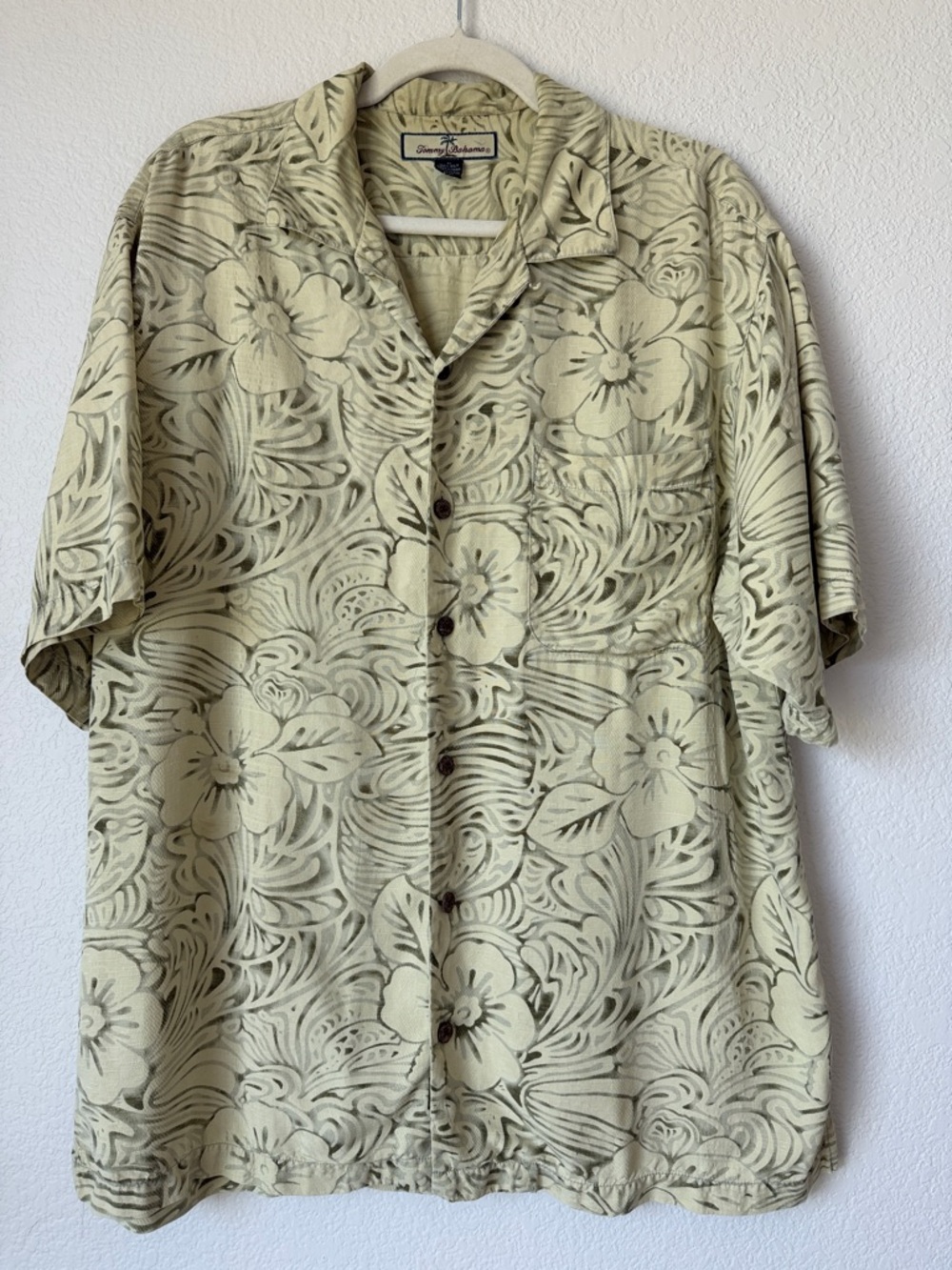 Tommy Bahama Silk Hawaiian Shirt Yellow/ Sage Green Floral Camp Button Down M